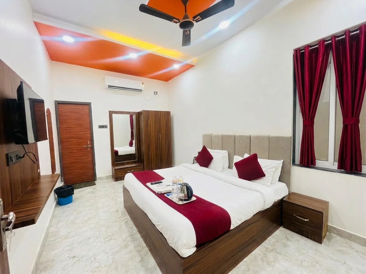 Roomshala Hotel RL Palace - Near Ayodhya Airport